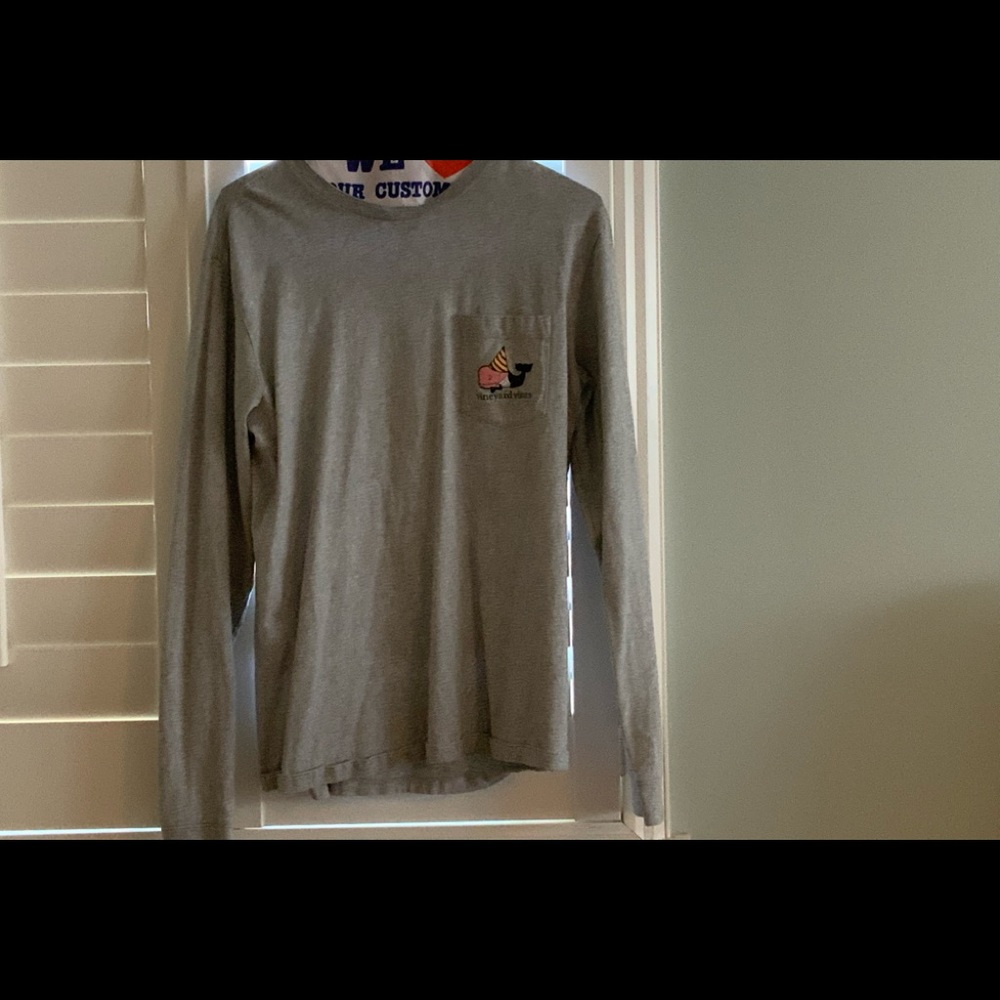 Vineyard Vine lLong sleeve NewYear Eve
